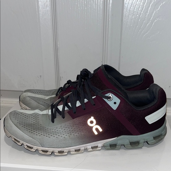 ON RUNNING ON CLOUD Cloudflow sneakers in Mulberry Mineral - Picture 1 of 15